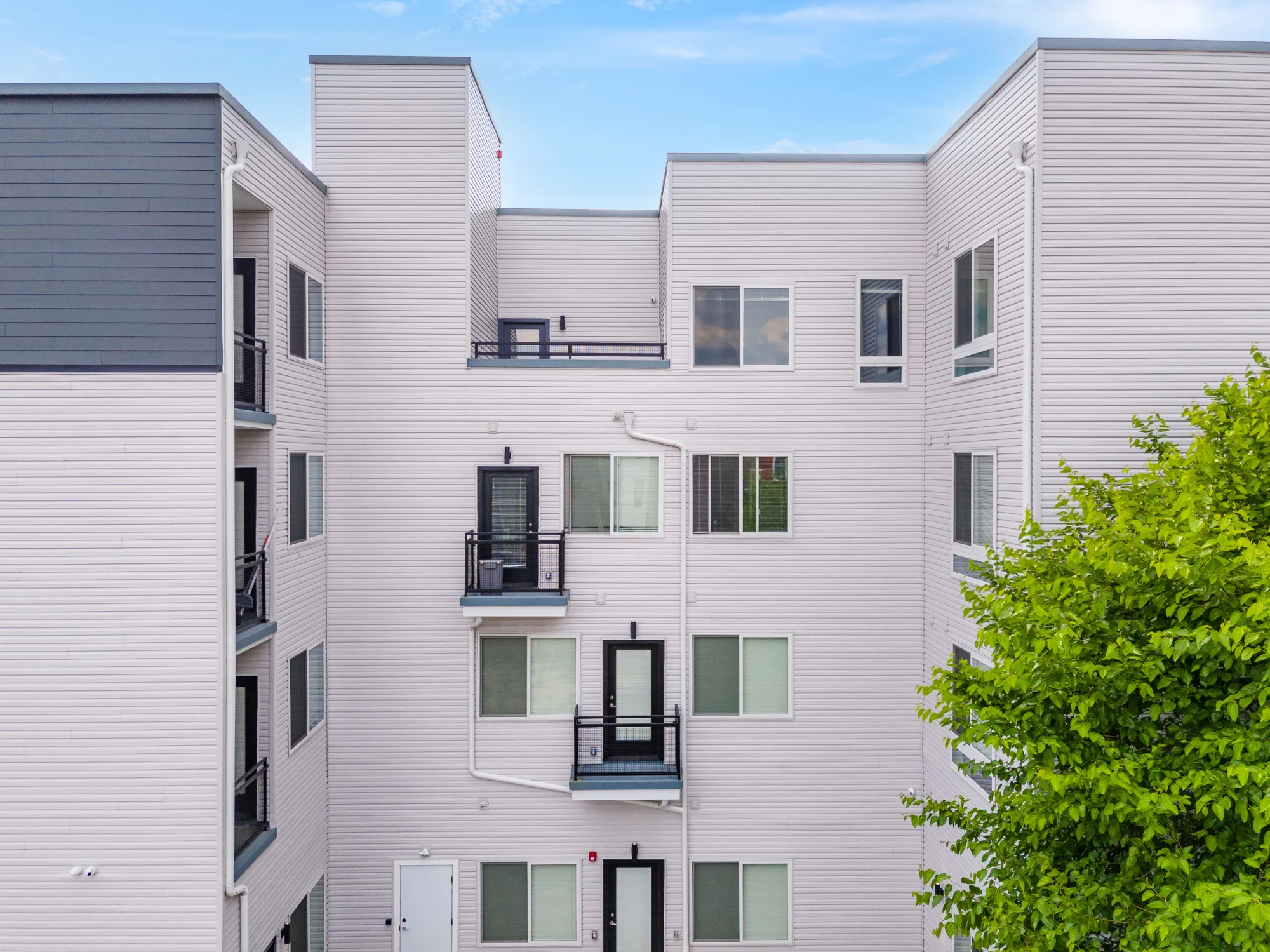 The Columbia - Portfolio management aerial view
